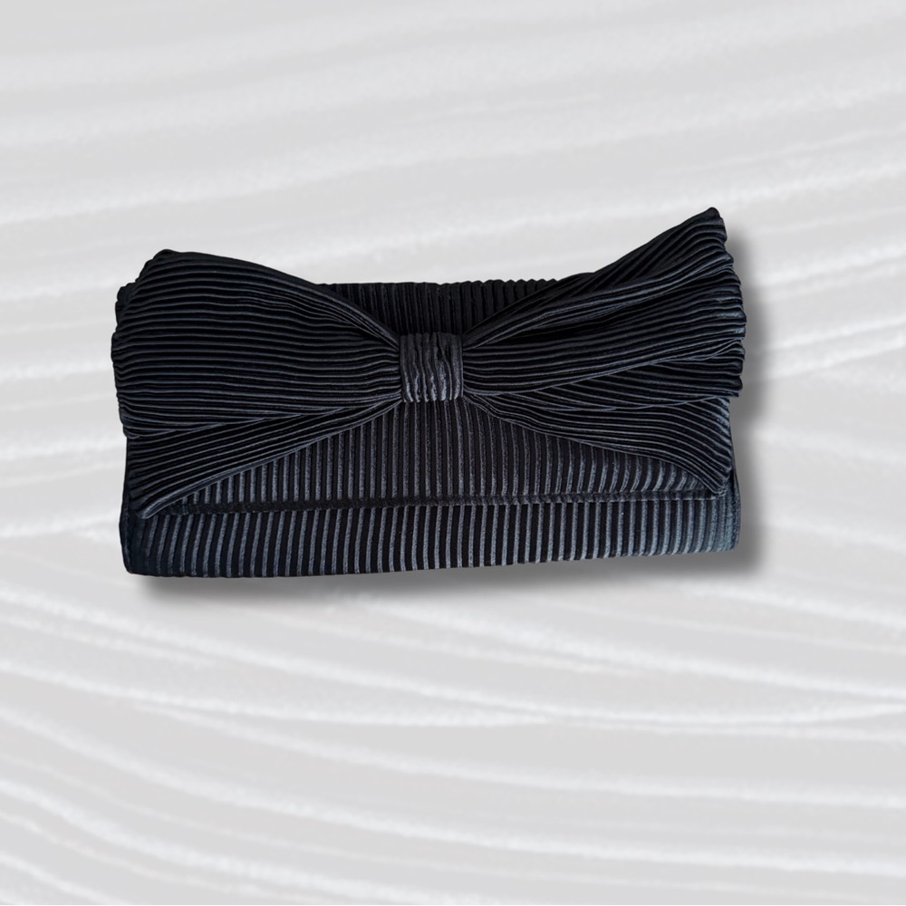Bijoux Terner Black Textured Bow Clutch
